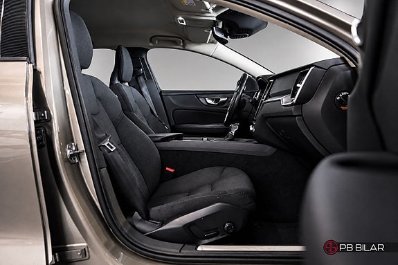 Volvo V60 Cross Country 12 of 25