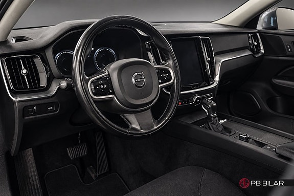 Volvo V60 Cross Country 8 of 25