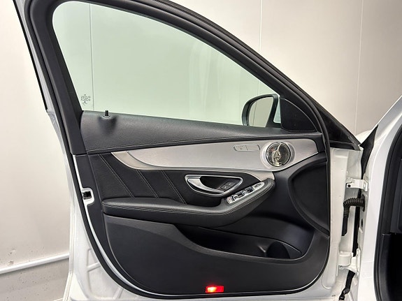 Mercedes-Benz C63 16 of 30