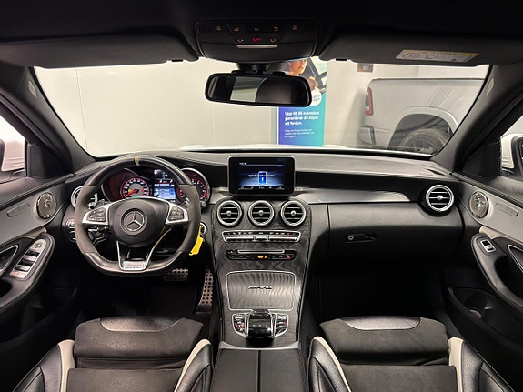 Mercedes-Benz C63 21 of 30