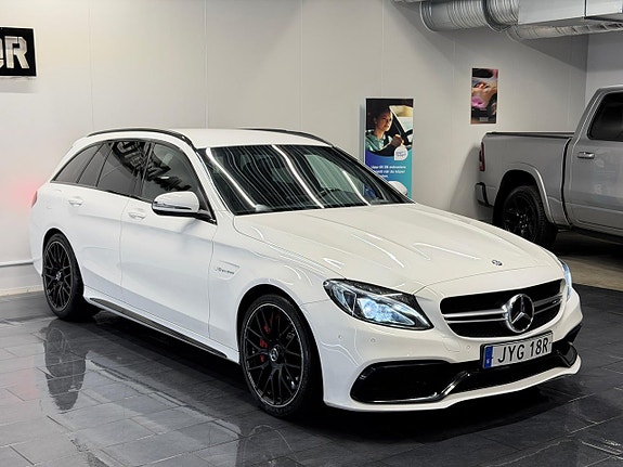 Mercedes-Benz C63 4 of 30