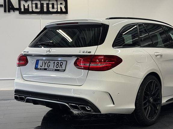 Mercedes-Benz C63 8 of 30