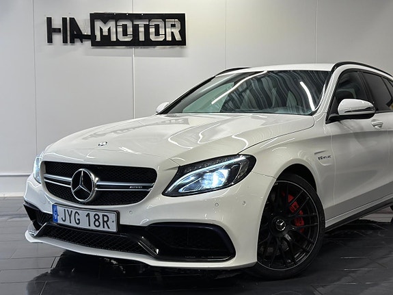 Mercedes-Benz C63 2 of 30