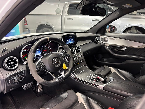 Mercedes-Benz C63 14 of 30