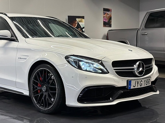Mercedes-Benz C63 5 of 30