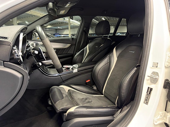 Mercedes-Benz C63 18 of 30