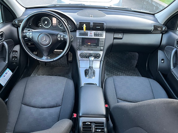 Mercedes-Benz C180 9 of 12
