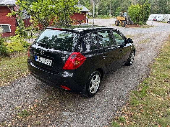 Kia Ceed 4 of 20