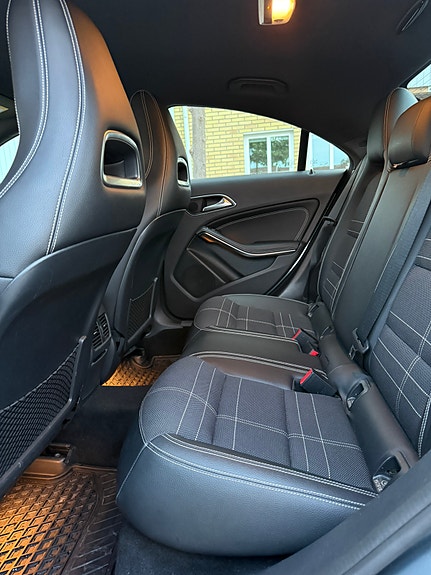 Mercedes-Benz CLA220 6 of 11