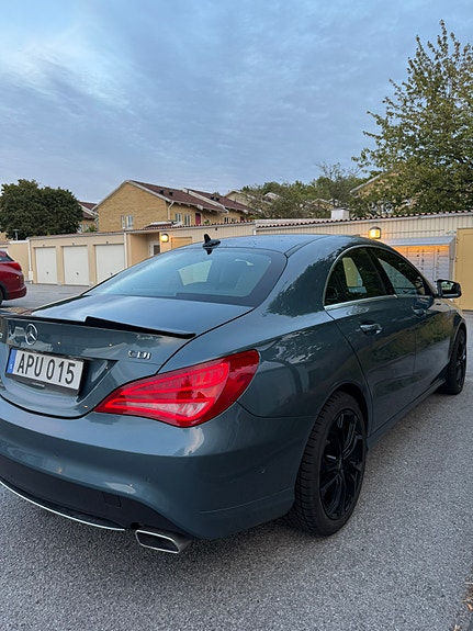 Mercedes-Benz CLA220 3 of 11