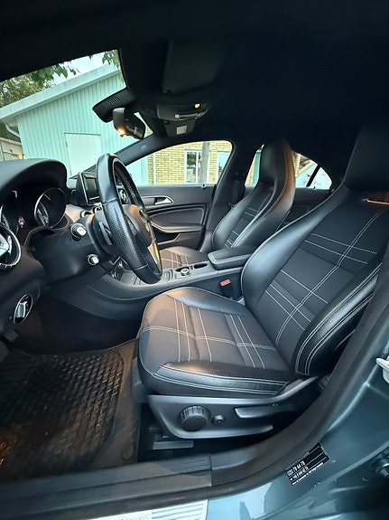 Mercedes-Benz CLA220 9 of 11