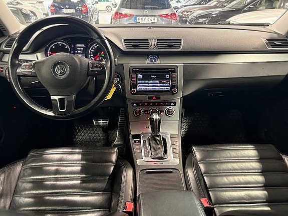 Volkswagen Passat Alltrack 6 of 10