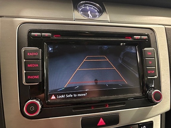 Volkswagen Passat Alltrack 8 of 10