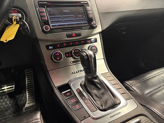 Volkswagen Passat Alltrack 7 of 10