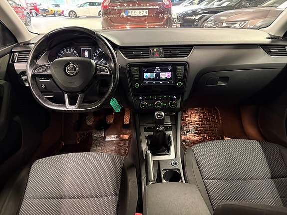 Skoda Octavia 6 of 9