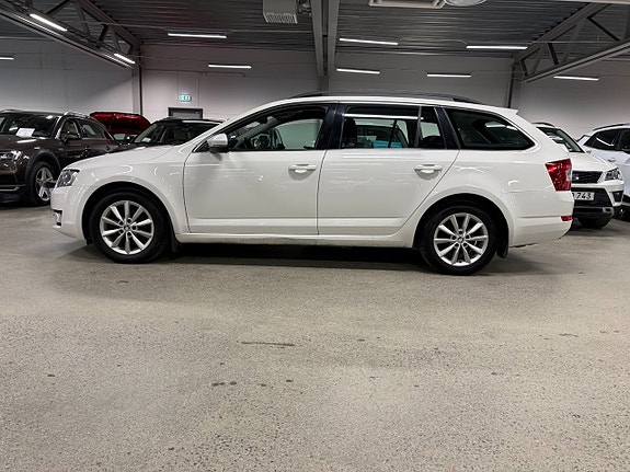 Skoda Octavia 2 of 9