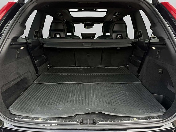 Volvo XC90 18 of 30
