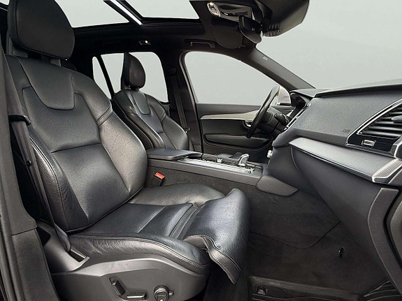 Volvo XC90 13 of 30