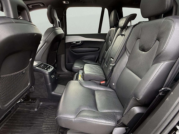 Volvo XC90 15 of 30