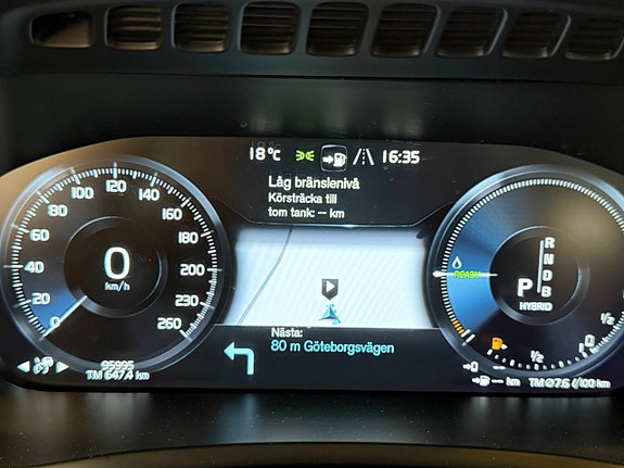 Volvo XC90 30 of 30