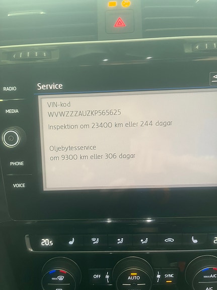 Volkswagen Golf VII 6 of 9