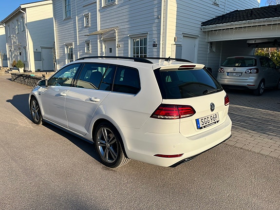 Volkswagen Golf VII 4 of 9