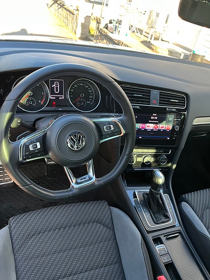 Volkswagen Golf VII 8 of 9
