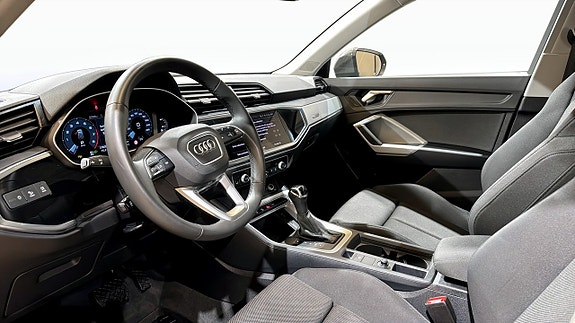 Audi Q3 7 of 20