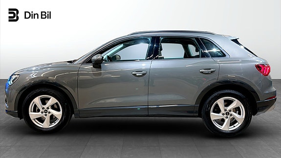 Audi Q3 2 of 20