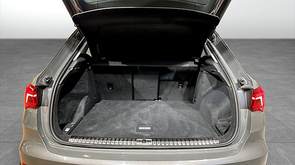 Audi Q3 12 of 20