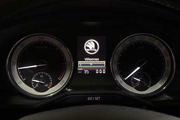 Skoda Superb 17 of 29