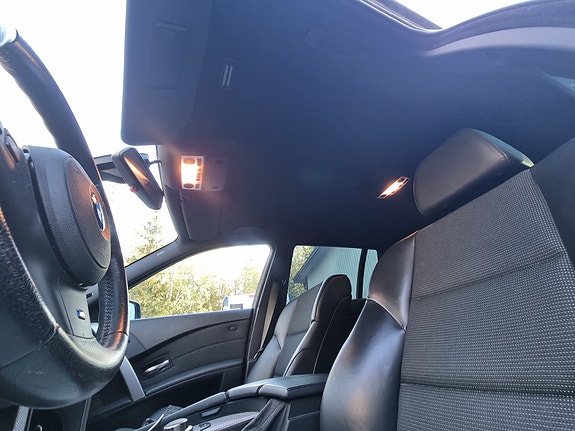 BMW 523i 4 of 6