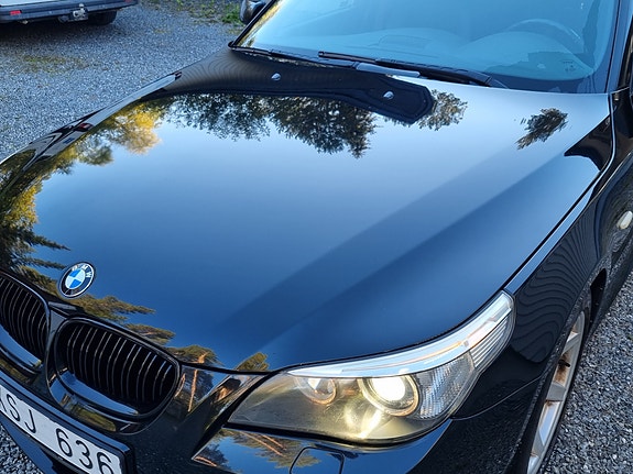BMW 523i 3 of 6