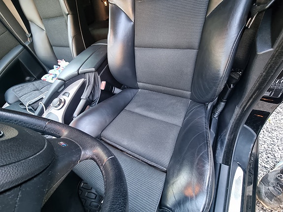 BMW 523i 2 of 6