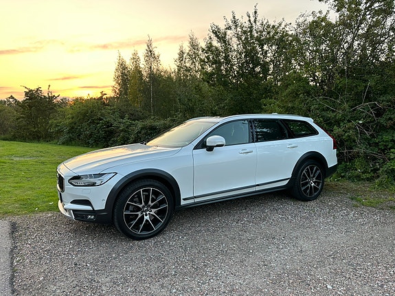 Volvo V90 Cross Country 23 of 23