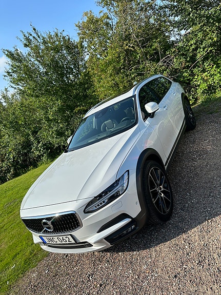 Volvo V90 Cross Country 18 of 23