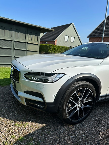 Volvo V90 Cross Country 6 of 23