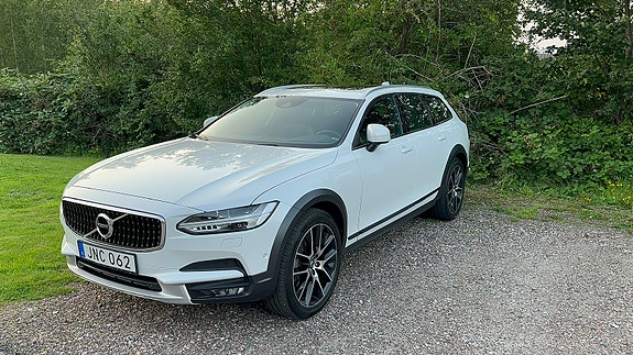 Volvo V90 Cross Country 21 of 23