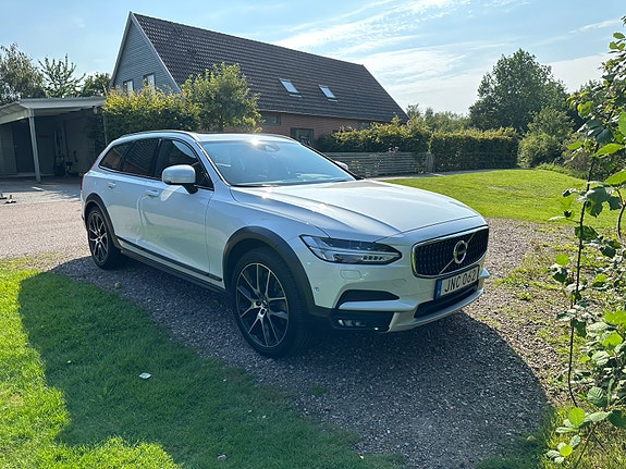Volvo V90 Cross Country 7 of 23