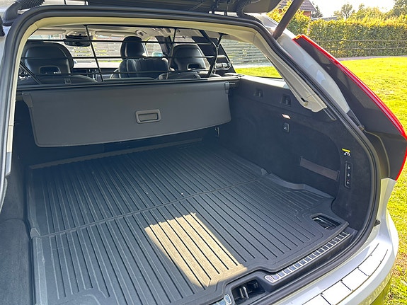 Volvo V90 Cross Country 14 of 23