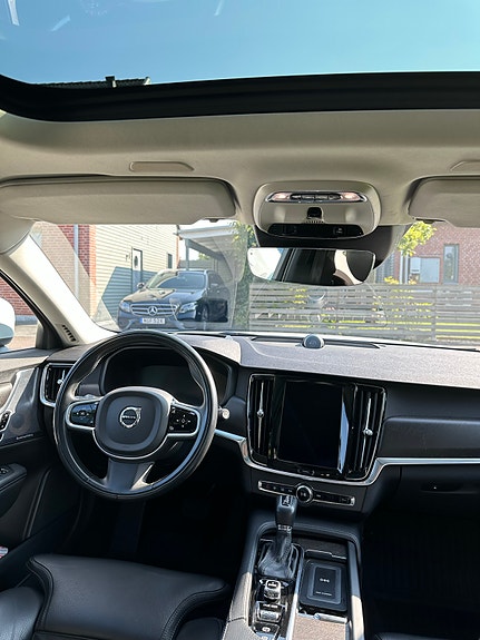 Volvo V90 Cross Country 16 of 23