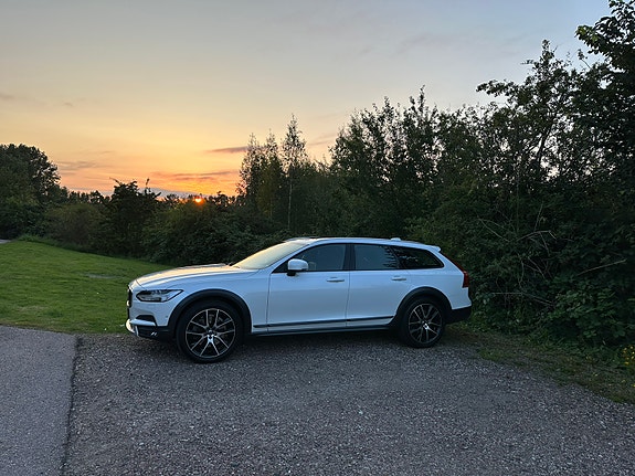 Volvo V90 Cross Country 20 of 23