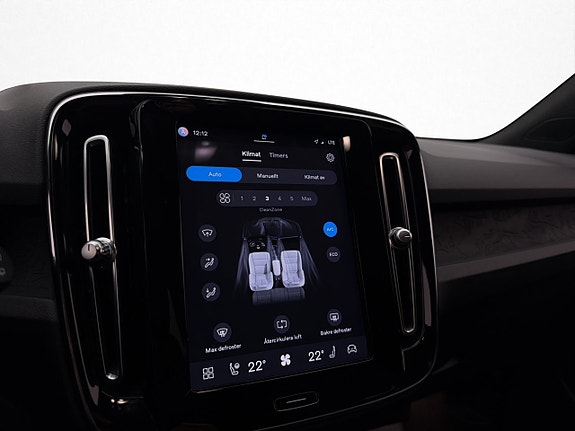 Volvo XC40 21 of 30