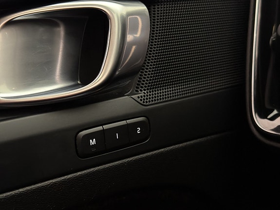 Volvo XC40 14 of 30