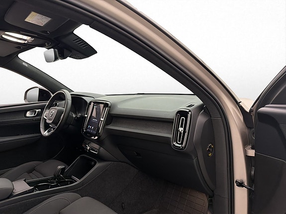 Volvo XC40 28 of 30