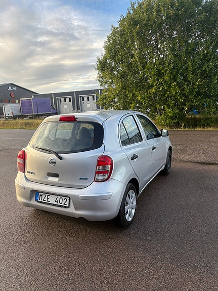 Nissan Micra 4 of 5