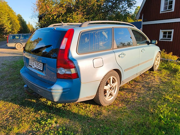 Volvo V50 2 of 7