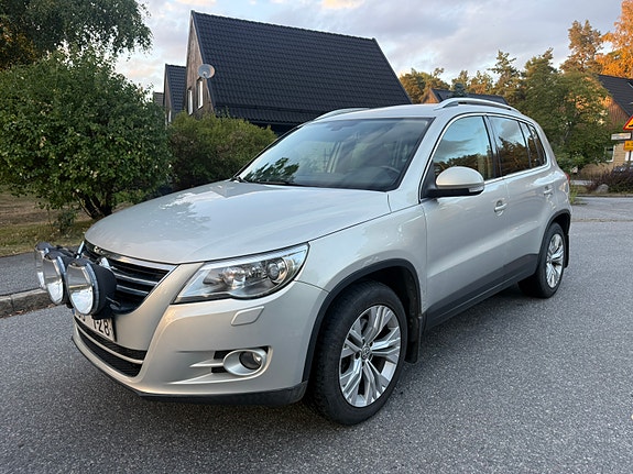 Volkswagen Tiguan 3 of 9
