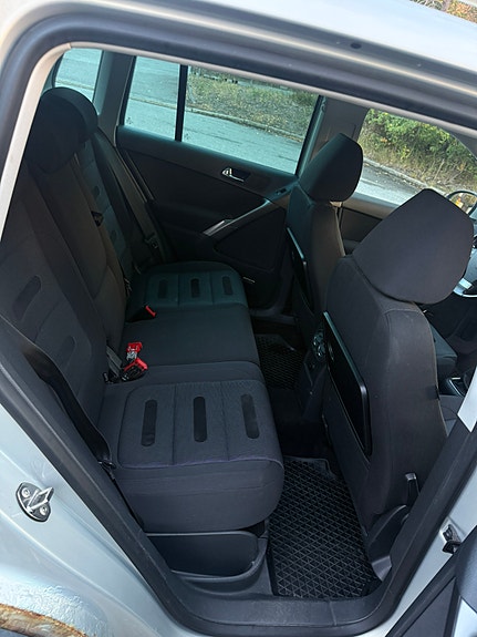 Volkswagen Tiguan 6 of 9