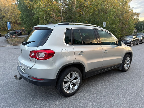 Volkswagen Tiguan 5 of 9